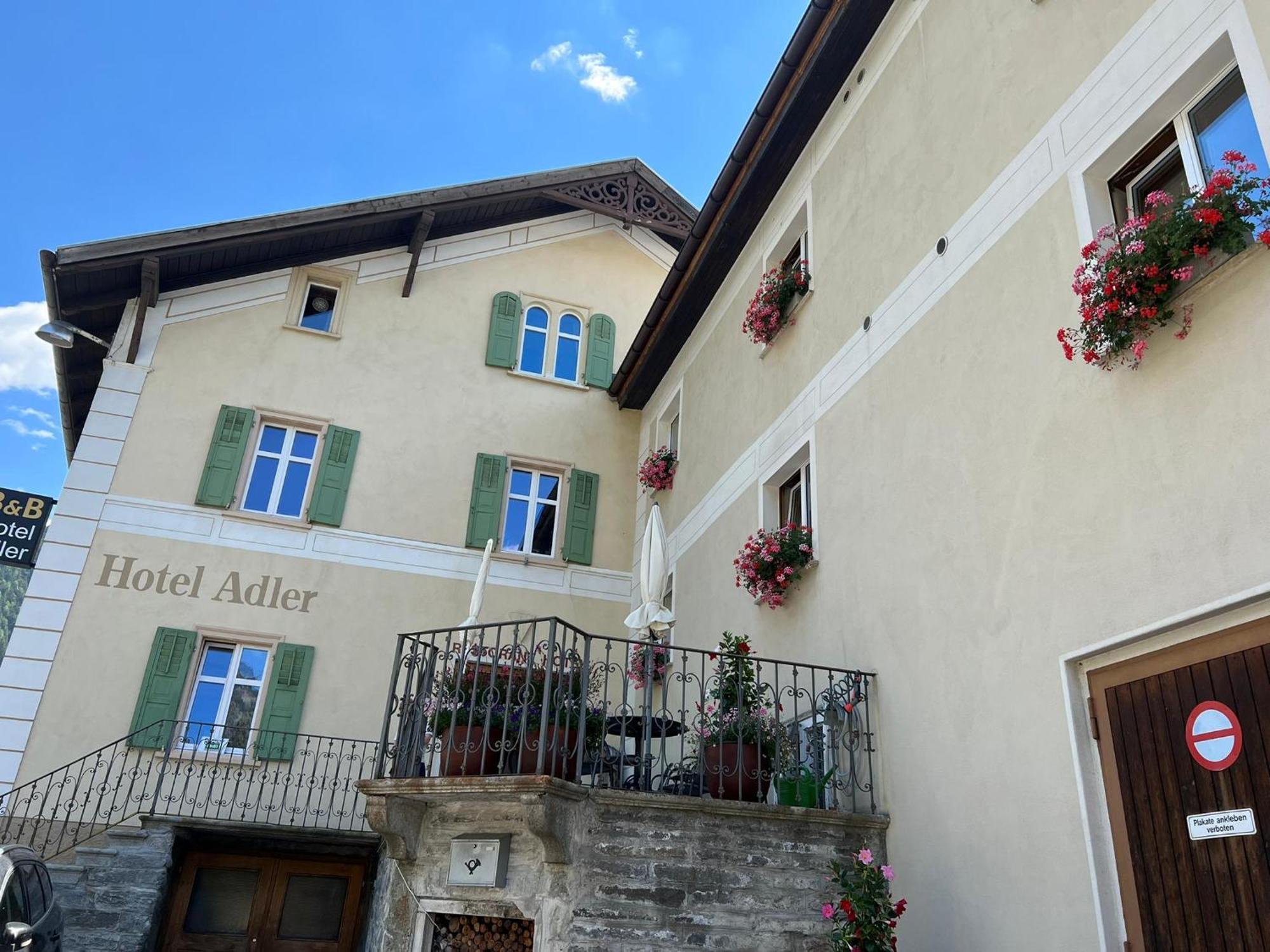 Hotel Adler Garni Цернец Екстер'єр фото