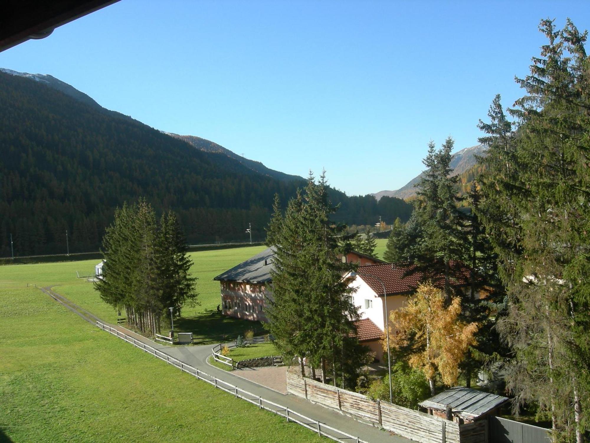 Hotel Adler Garni Цернец Екстер'єр фото